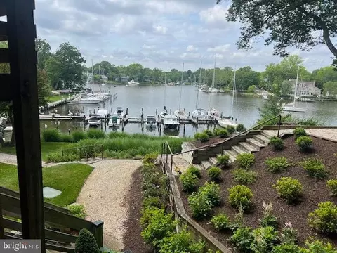 5 President Point Dr #A1, Annapolis, MD 21403
