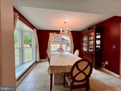 Dining - 537 Sunset Knoll Rd, Pasadena, MD 21122 photo 1 of 5