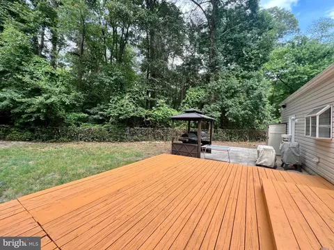 Exterior - 537 Sunset Knoll Rd, Pasadena, MD 21122 photo 8 of 21