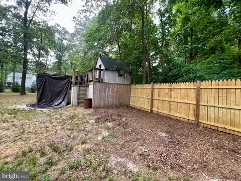 Exterior - 537 Sunset Knoll Rd, Pasadena, MD 21122 photo 12 of 21