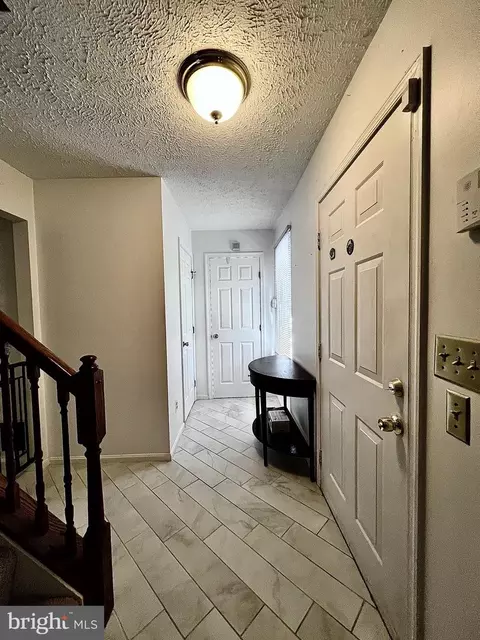 Entry Way - 537 Sunset Knoll Rd, Pasadena, MD 21122 photo 1 of 5