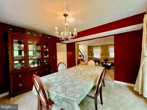 Dining - 537 Sunset Knoll Rd, Pasadena, MD 21122 photo 2 of 5