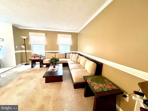 Living - 537 Sunset Knoll Rd, Pasadena, MD 21122 photo 2 of 3