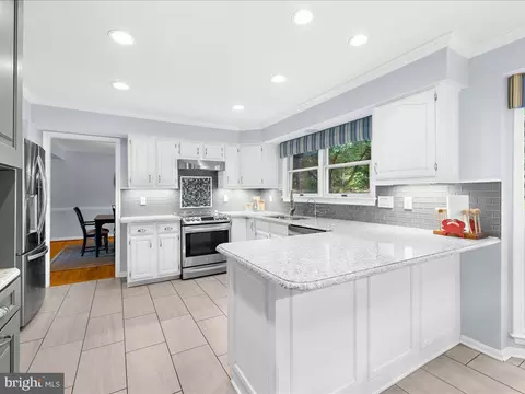 Kitchen - 9191 Rolling Meadow Run, Pasadena, MD 21122 photo 3 of 6