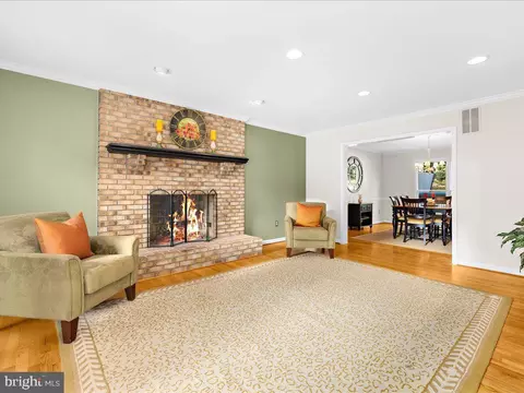 Living - 9191 Rolling Meadow Run, Pasadena, MD 21122 photo 4 of 6