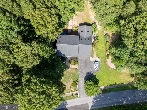 View/Area - 9191 Rolling Meadow Run, Pasadena, MD 21122 photo 2 of 8