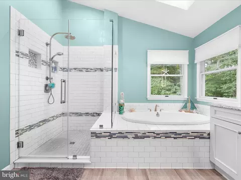 Bath - 9191 Rolling Meadow Run, Pasadena, MD 21122 photo 6 of 7