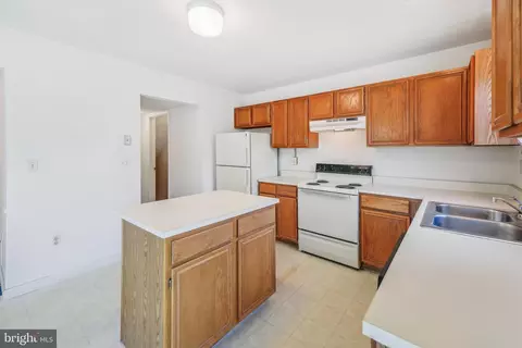 Kitchen - 1529 Cathead Dr, Arnold, MD 21012 photo 3 of 3
