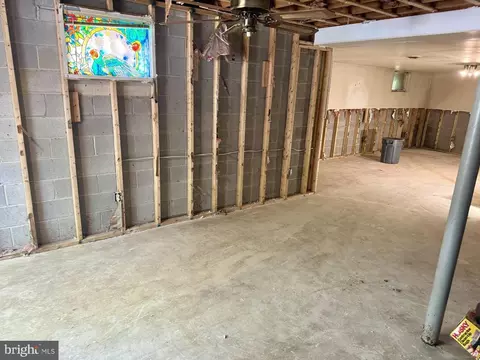 1567 Colony Rd, Pasadena, MD 21122 photo 7