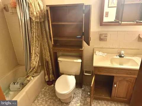 1567 Colony Rd, Pasadena, MD 21122 photo 5