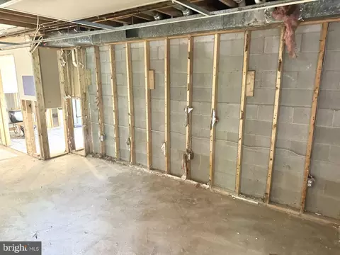 1567 Colony Rd, Pasadena, MD 21122 photo 6