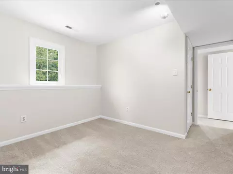 Bedroom - 2287 Snowfall Ct, Odenton, MD 21113 photo 8 of 8