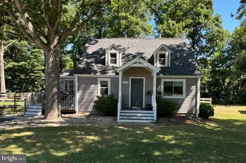 876 Marlboro Rd, Lothian, MD 20711
