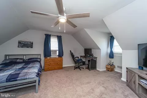 Bedroom - 149 Riviera Dr, Pasadena, MD 21122 photo 5 of 9