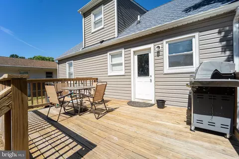 Exterior - 149 Riviera Dr, Pasadena, MD 21122 photo 3 of 6