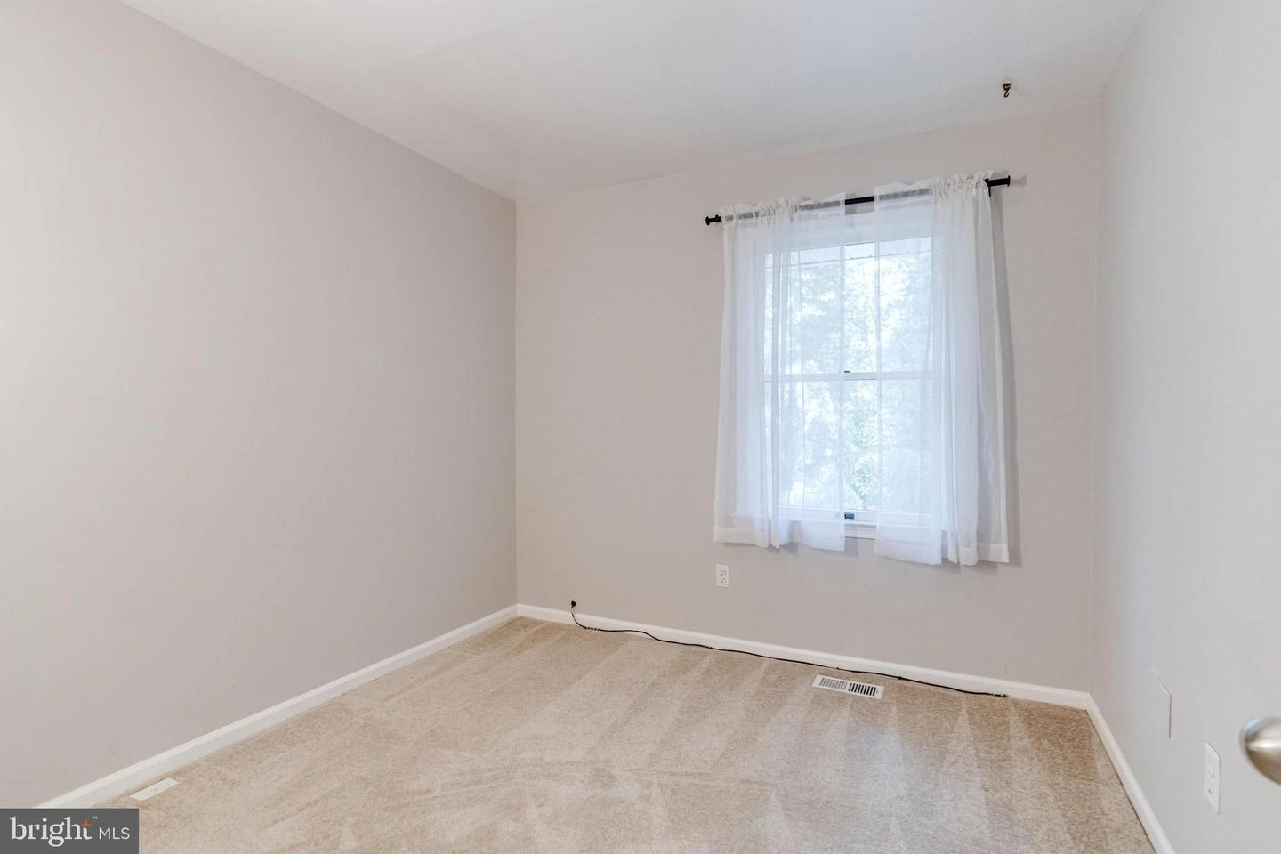Bedroom - 1089 Holmespun Dr, Pasadena, MD 21122 photo 3 of 6