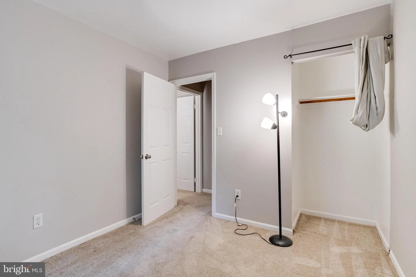 Bedroom - 1089 Holmespun Dr, Pasadena, MD 21122 photo 4 of 6