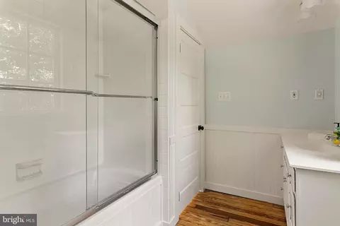Bath - 2915 Edgewater Dr, Edgewater, MD 21037 photo 6 of 6