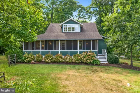 Exterior - 2915 Edgewater Dr, Edgewater, MD 21037 photo 14 of 16