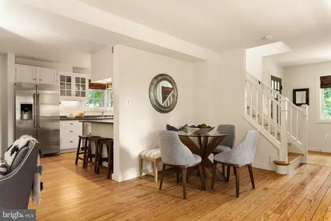 Dining - 2915 Edgewater Dr, Edgewater, MD 21037 photo 1 of 1