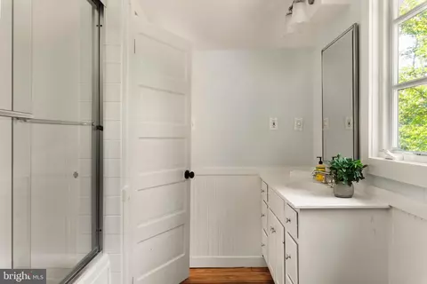 Bath - 2915 Edgewater Dr, Edgewater, MD 21037 photo 5 of 6