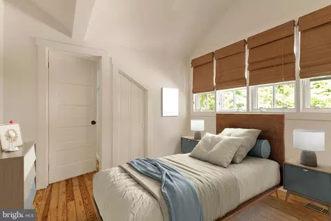 Bedroom - 2915 Edgewater Dr, Edgewater, MD 21037 photo 5 of 7