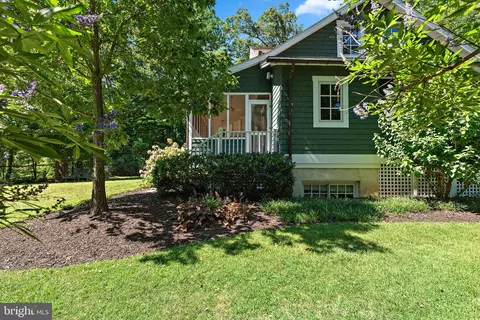 Exterior - 2915 Edgewater Dr, Edgewater, MD 21037 photo 10 of 16