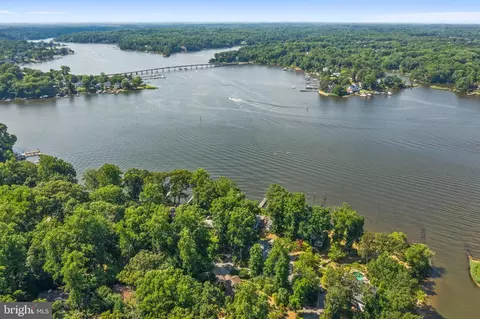 View/Area - 2915 Edgewater Dr, Edgewater, MD 21037 photo 2 of 10