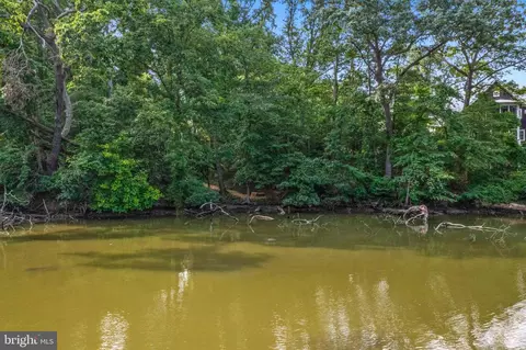 View/Area - 2915 Edgewater Dr, Edgewater, MD 21037 photo 3 of 10