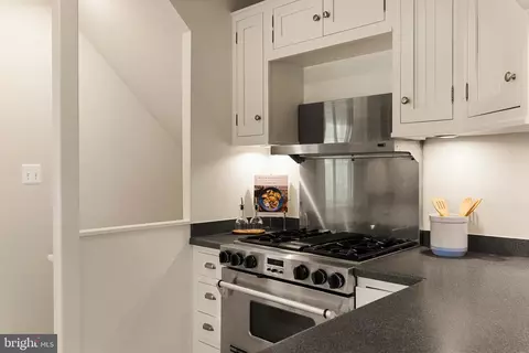 Kitchen - 2915 Edgewater Dr, Edgewater, MD 21037 photo 3 of 4