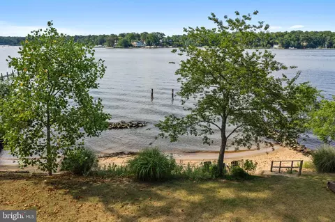 View/Area - 2915 Edgewater Dr, Edgewater, MD 21037 photo 8 of 10