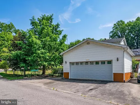 Exterior - 501 Forest Rd, Riva, MD 21140 photo 1 of 7