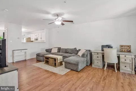 1622 Fallowfield Ct, Crofton, MD 21114 photo 4