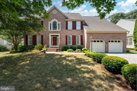 8265 Green Ice Dr, Pasadena, MD 21122