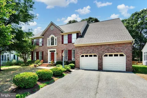 8265 Green Ice Dr, Pasadena, MD 21122 photo 3