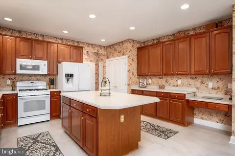 8265 Green Ice Dr, Pasadena, MD 21122 photo 16