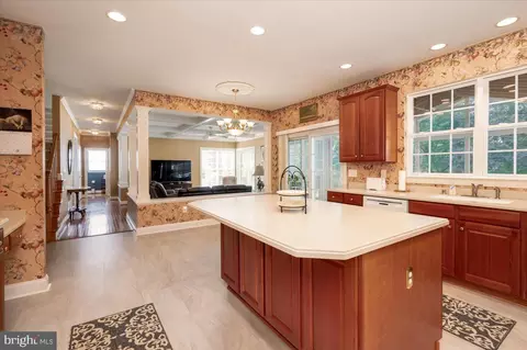 8265 Green Ice Dr, Pasadena, MD 21122 photo 13