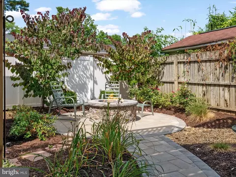 Exterior - 504 Fairmount Dr, Edgewater, MD 21037 photo 9 of 12