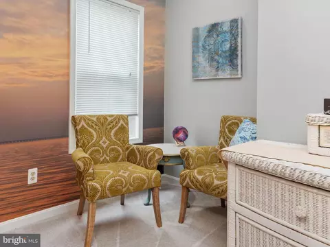Bedroom - 504 Fairmount Dr, Edgewater, MD 21037 photo 2 of 6