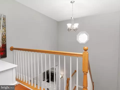 Entry Way - 504 Fairmount Dr, Edgewater, MD 21037 photo 3 of 4