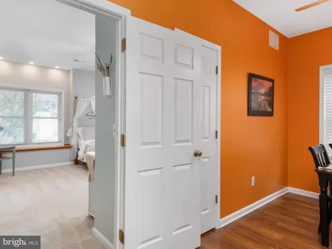 Entry Way - 504 Fairmount Dr, Edgewater, MD 21037 photo 2 of 4