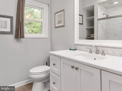 Bath - 504 Fairmount Dr, Edgewater, MD 21037 photo 1 of 3