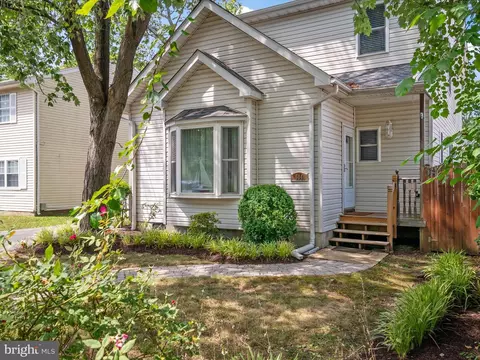 Exterior - 504 Fairmount Dr, Edgewater, MD 21037 photo 2 of 12