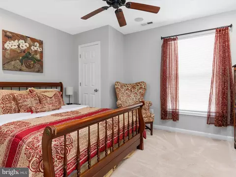 Bedroom - 504 Fairmount Dr, Edgewater, MD 21037 photo 6 of 6