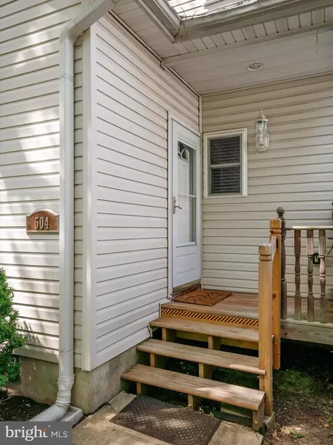 Exterior - 504 Fairmount Dr, Edgewater, MD 21037 photo 3 of 12