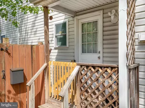 Exterior - 504 Fairmount Dr, Edgewater, MD 21037 photo 5 of 12