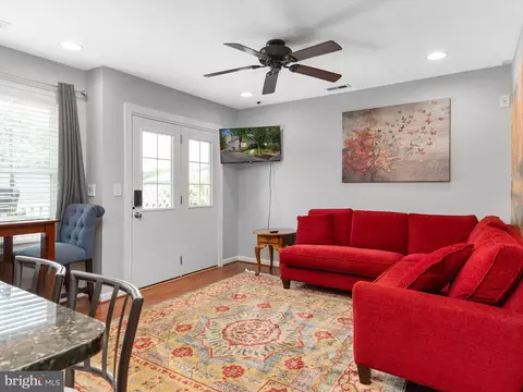 Living - 504 Fairmount Dr, Edgewater, MD 21037 photo 2 of 2