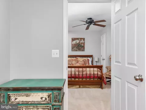 Bedroom - 504 Fairmount Dr, Edgewater, MD 21037 photo 5 of 6