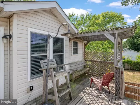 Exterior - 504 Fairmount Dr, Edgewater, MD 21037 photo 4 of 12
