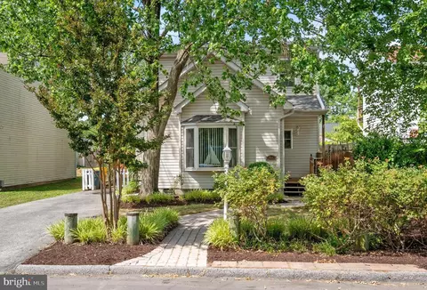 504 Fairmount Dr, Edgewater, MD 21037